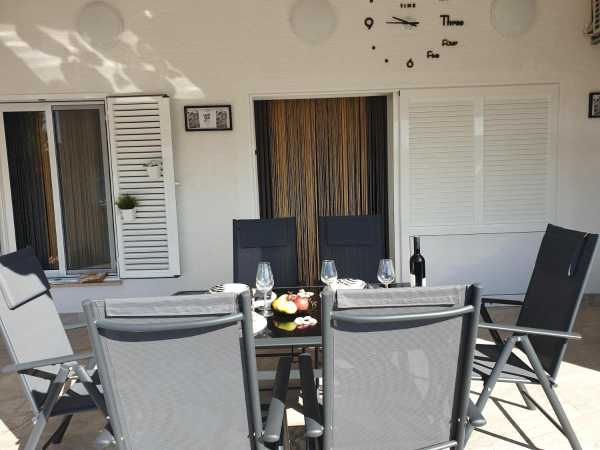 Apartman Anabella Rovanjska Exterior photo